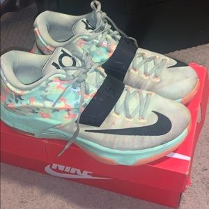 KD 7 Easter sneakers